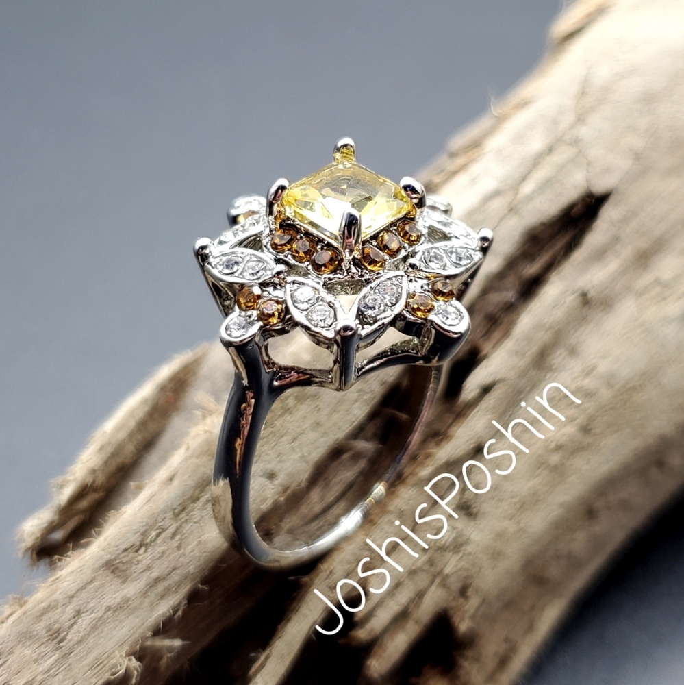 Silver yellow citrine flower shape ring